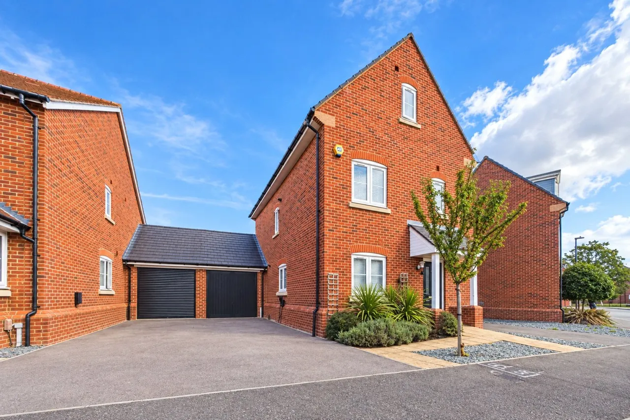 4 bed house for sale, Priors Gardens, Spencers Wood, RG7