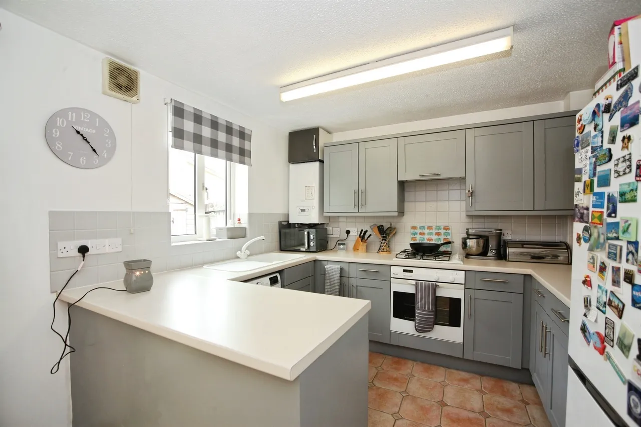 3 bed house for sale, Squires Court PONTYPRIDD, CF38
