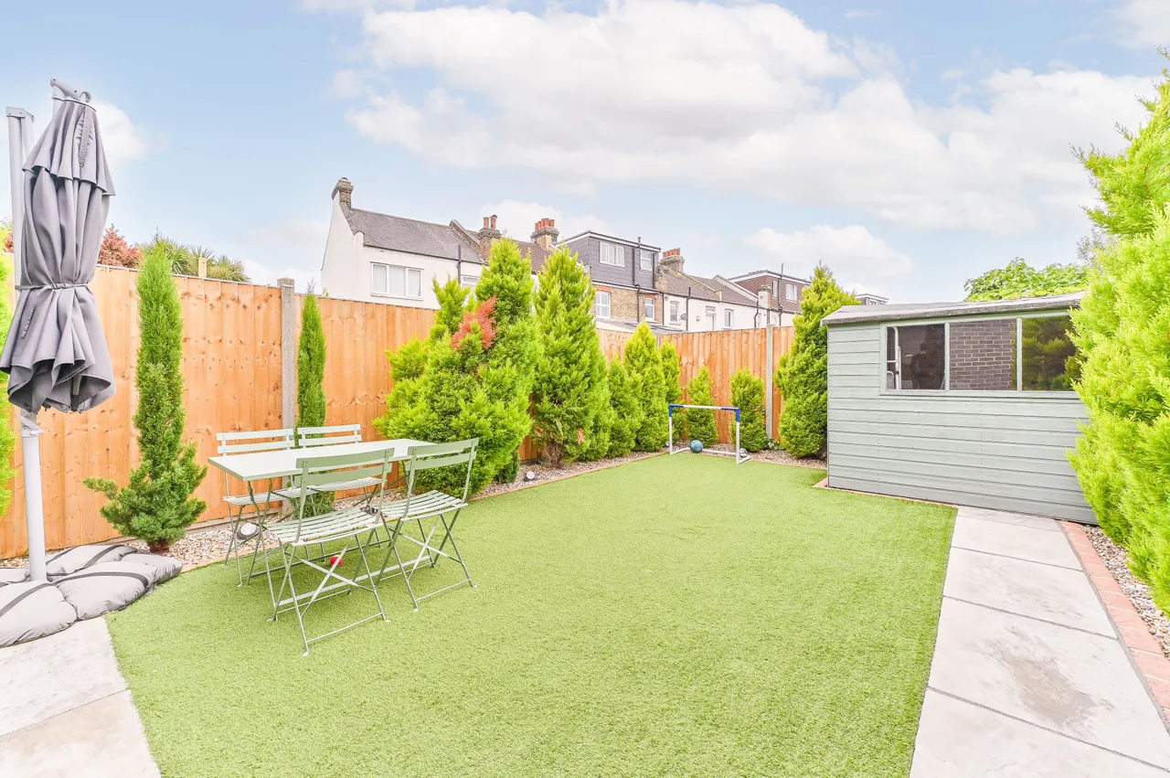 73 Estcourt Road, London, photo 10
