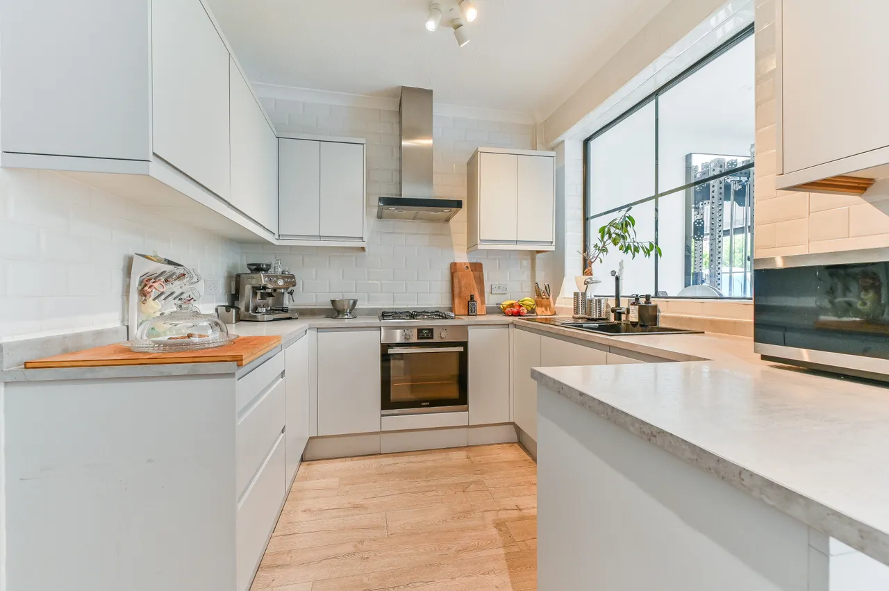 73 Estcourt Road, London, photo 5