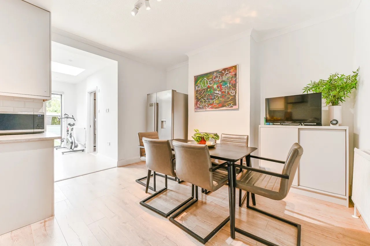 73 Estcourt Road, London, photo 4