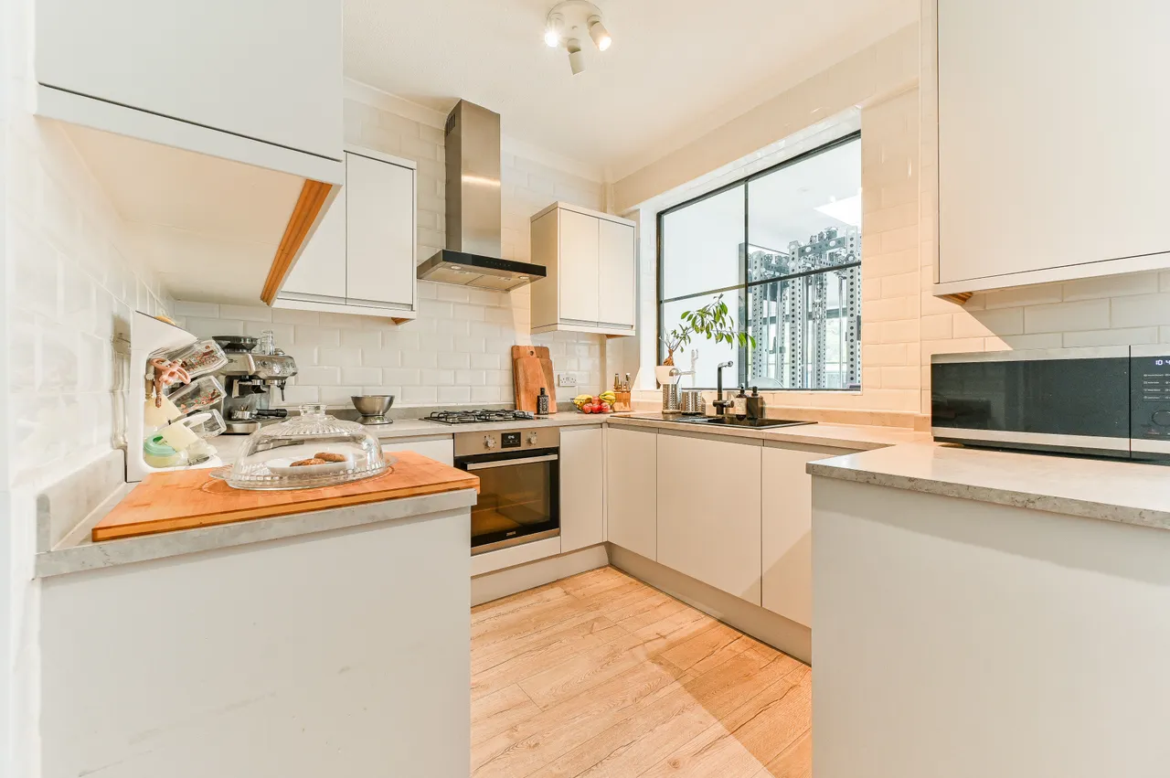 73 Estcourt Road, London, photo 8