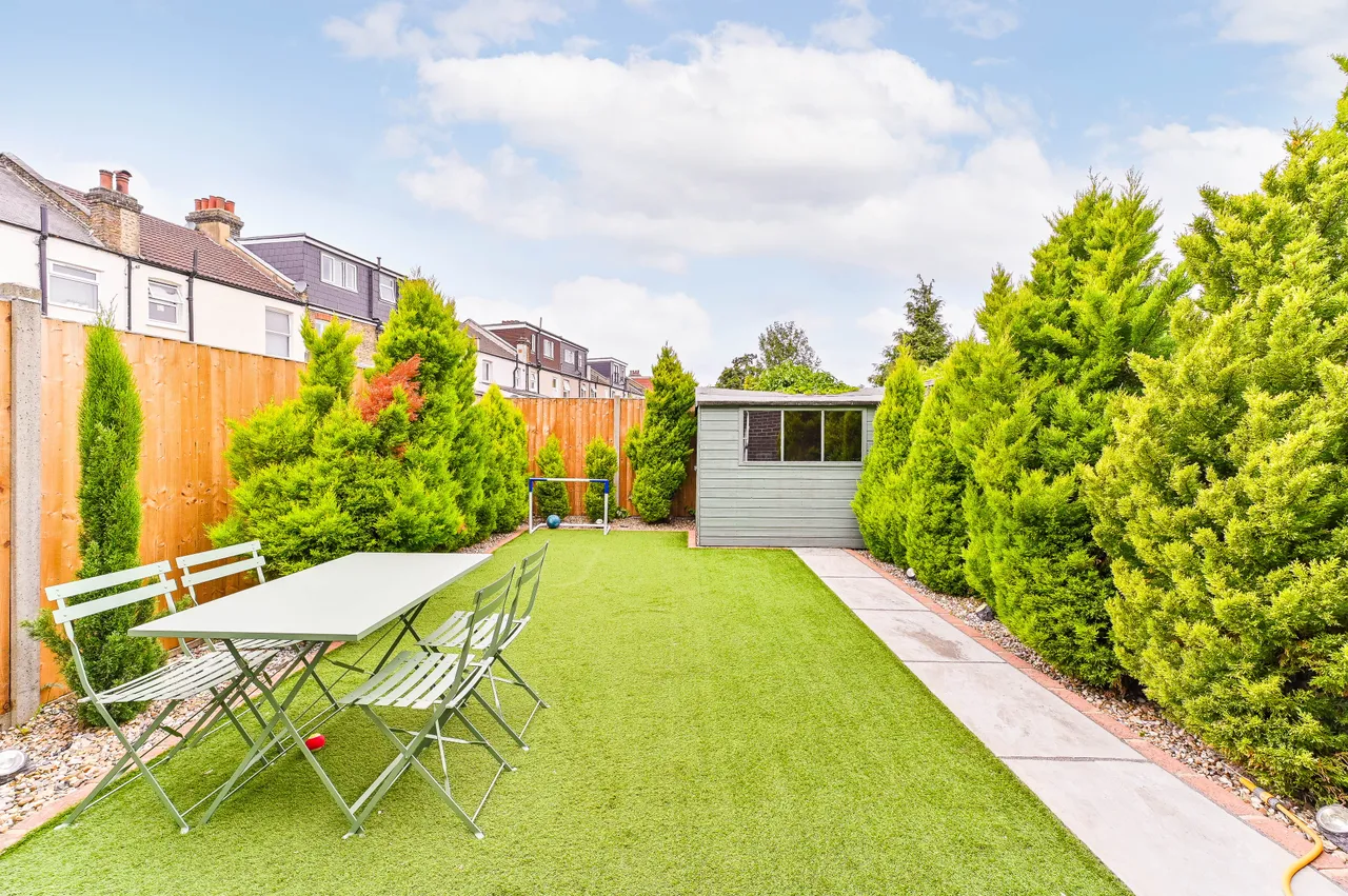 73 Estcourt Road, London, photo 9