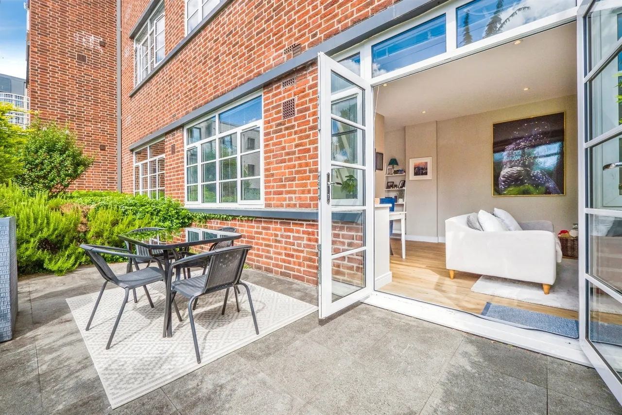 Romilly Crescent, Cardiff, photo 3