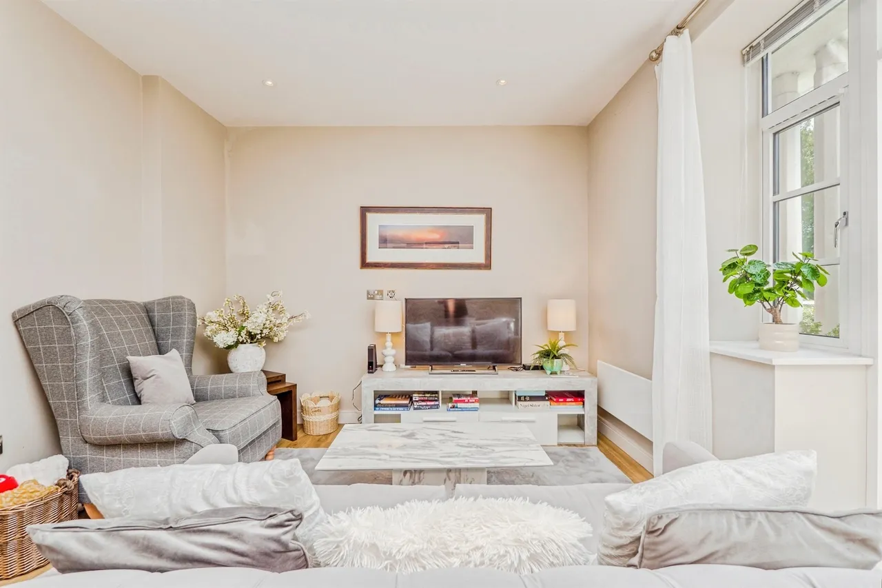 Romilly Crescent, Cardiff, photo 4