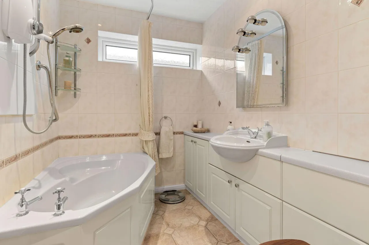 Rectory Close, Buckland, SG9, photo 21