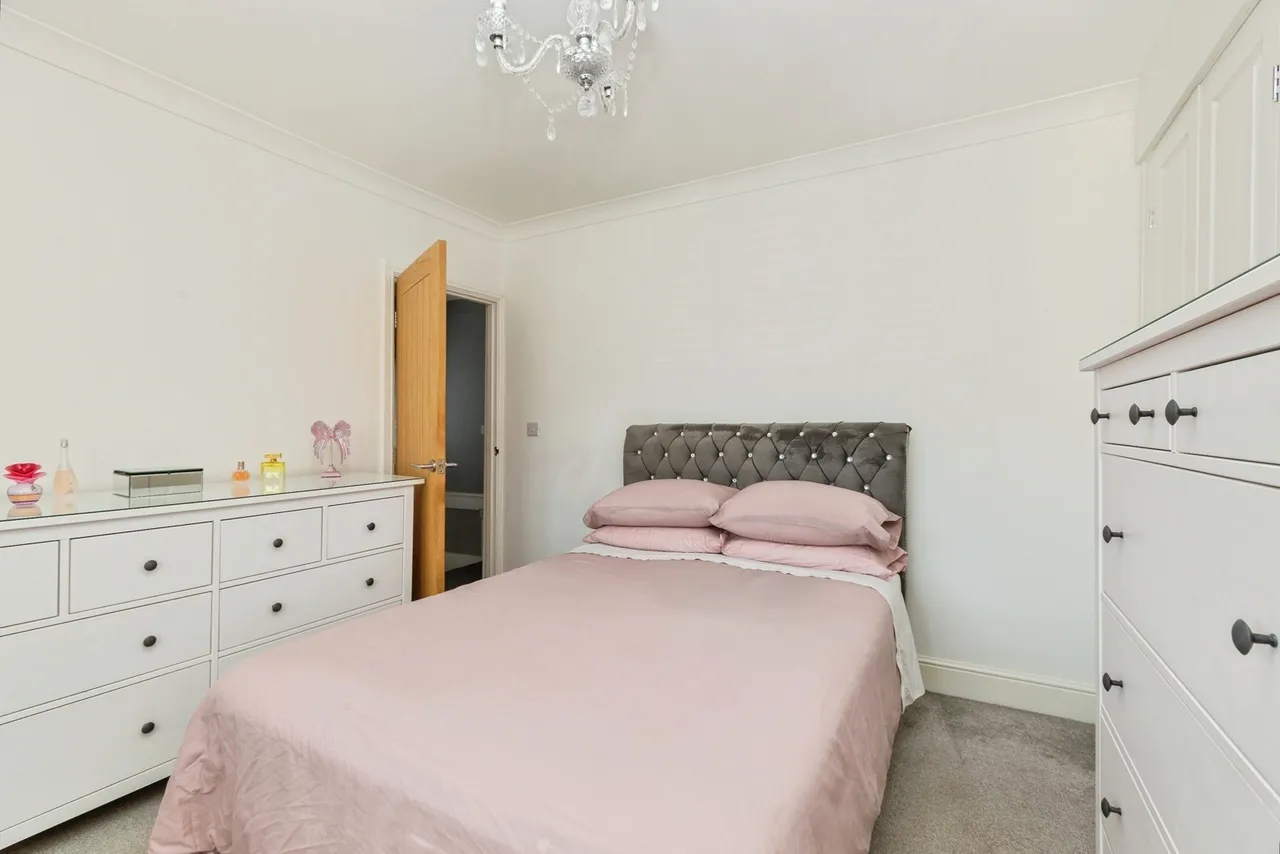 Mandeville Road, Aylesbury, Buckinghamshire, HP21, photo 12