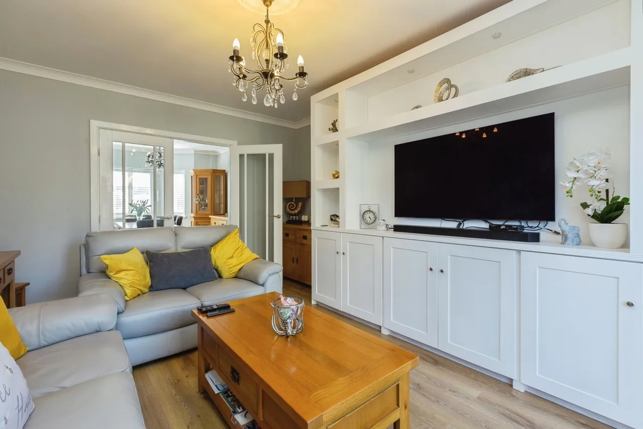 Mandeville Road, Aylesbury, Buckinghamshire, HP21, photo 5