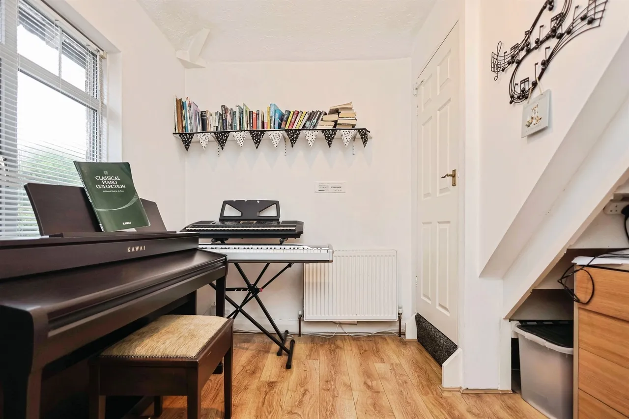 Perrins Lane, Wollescote, DY9, photo 8