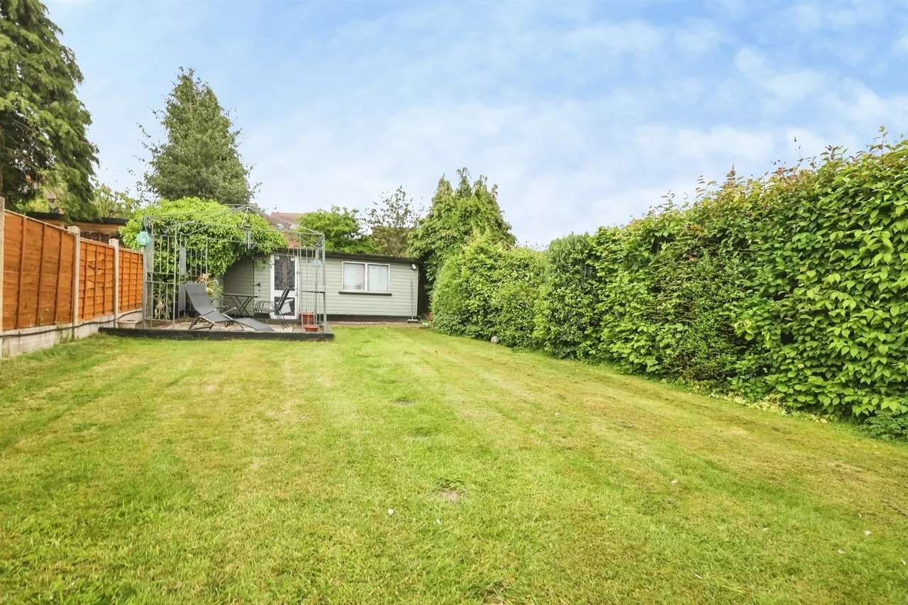 Perrins Lane, Wollescote, DY9, photo 13