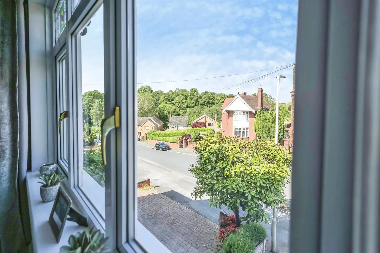 Perrins Lane, Wollescote, DY9, photo 15