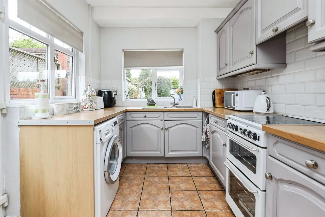 Perrins Lane, Wollescote, DY9, photo 5