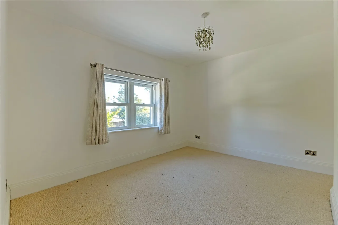 Lower Pennington Lane, Pennington, SO41, photo 15