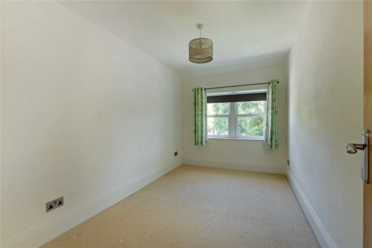 Lower Pennington Lane, Pennington, SO41, photo 17
