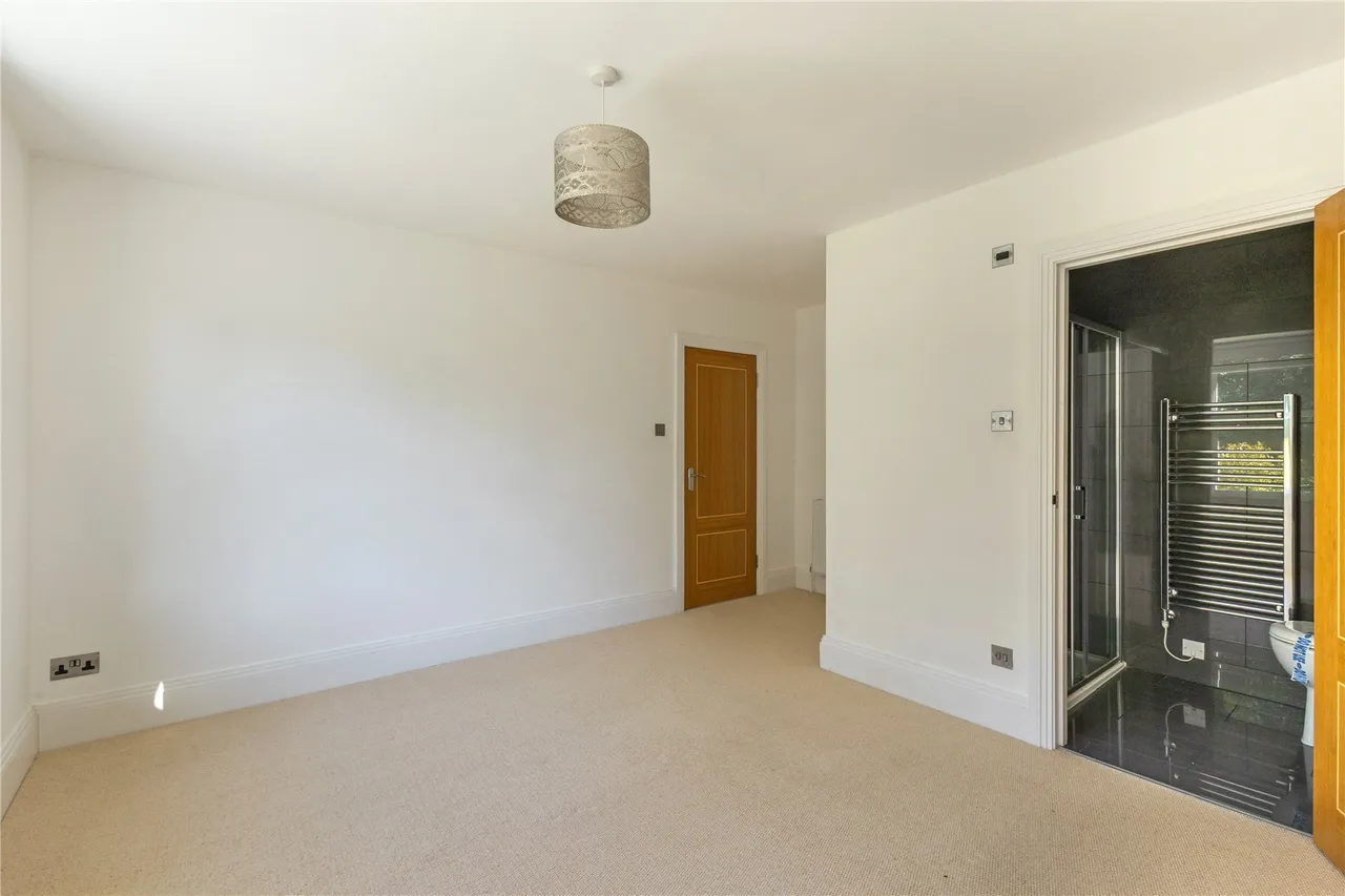Lower Pennington Lane, Pennington, SO41, photo 12