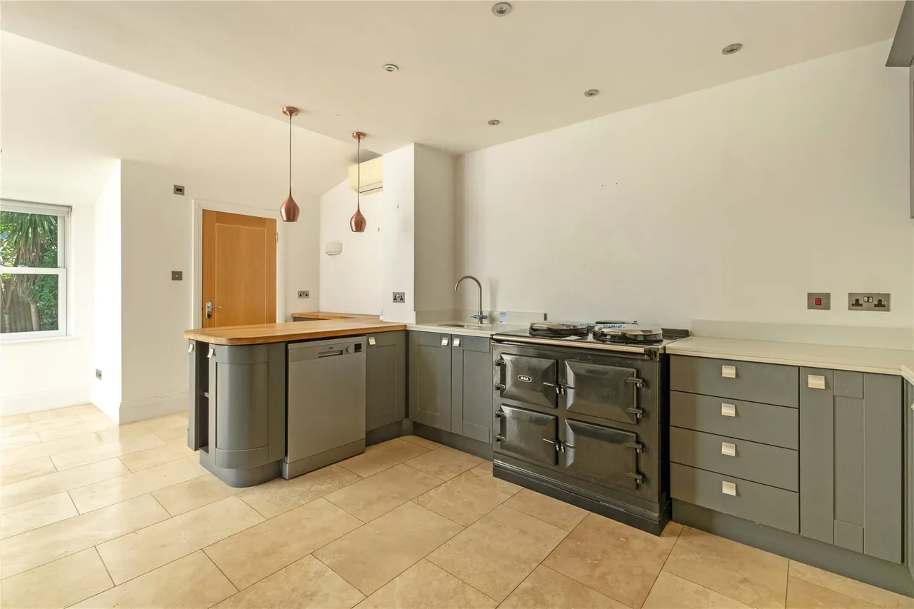 Lower Pennington Lane, Pennington, SO41, photo 5