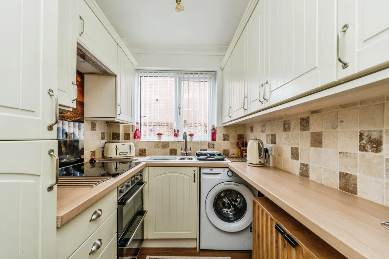 Thornfield Grove, Cheadle Hulme, Cheadle, Greater Manchester, SK8, photo 6