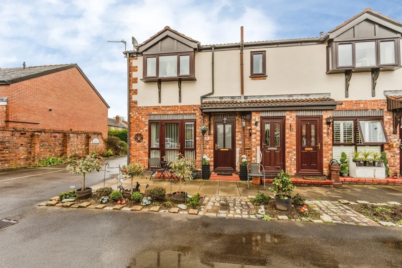 2 bed flat for sale — Thornfield Grove, Cheadle Hulme, Cheadle, Greater Manchester, SK8