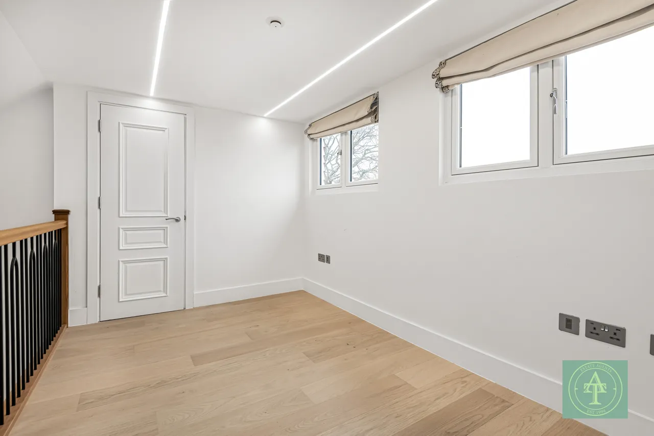 Willenhall Avenue, New Barnet, Hertfordshire, EN5, photo 33