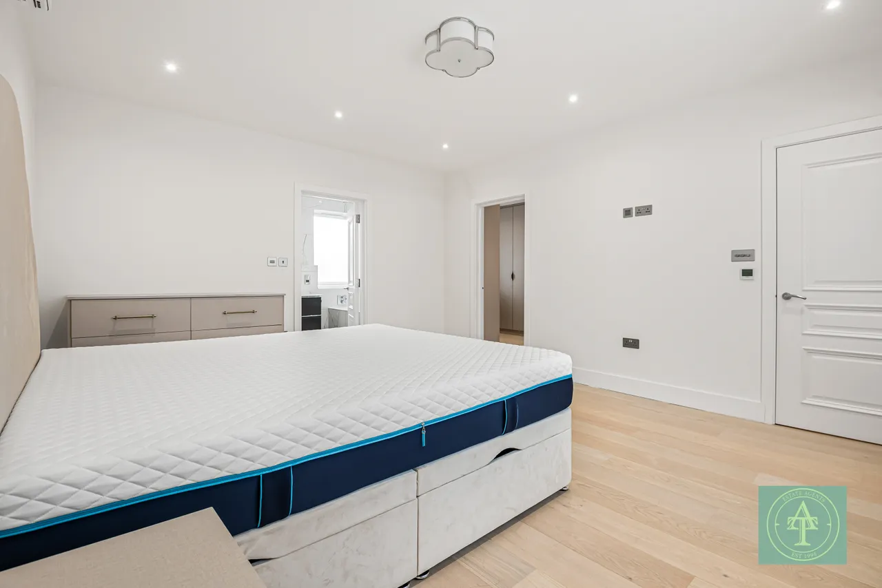 Willenhall Avenue, New Barnet, Hertfordshire, EN5, photo 24