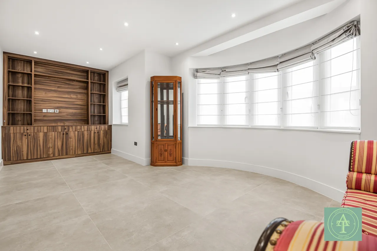 Willenhall Avenue, New Barnet, Hertfordshire, EN5, photo 14