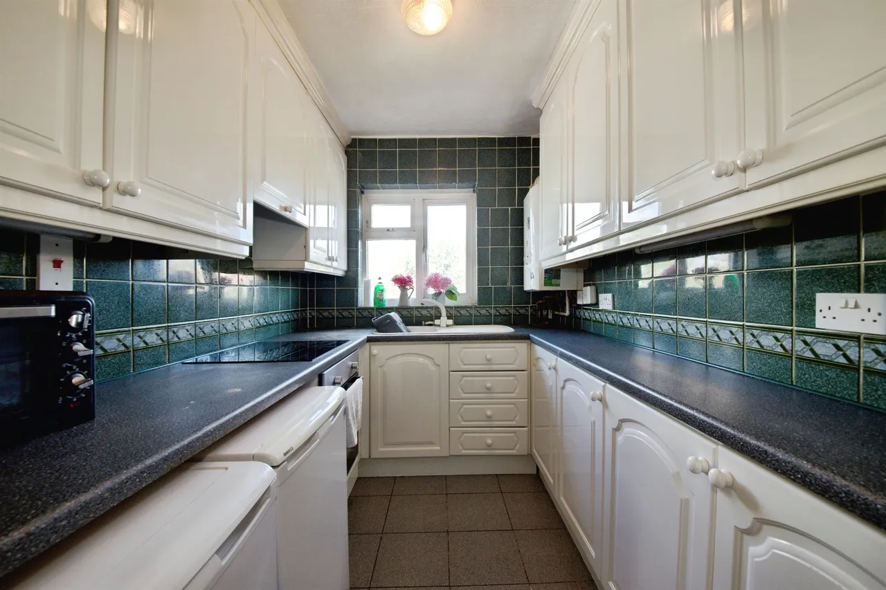Lambourne Road, Barking, IG11, photo 5