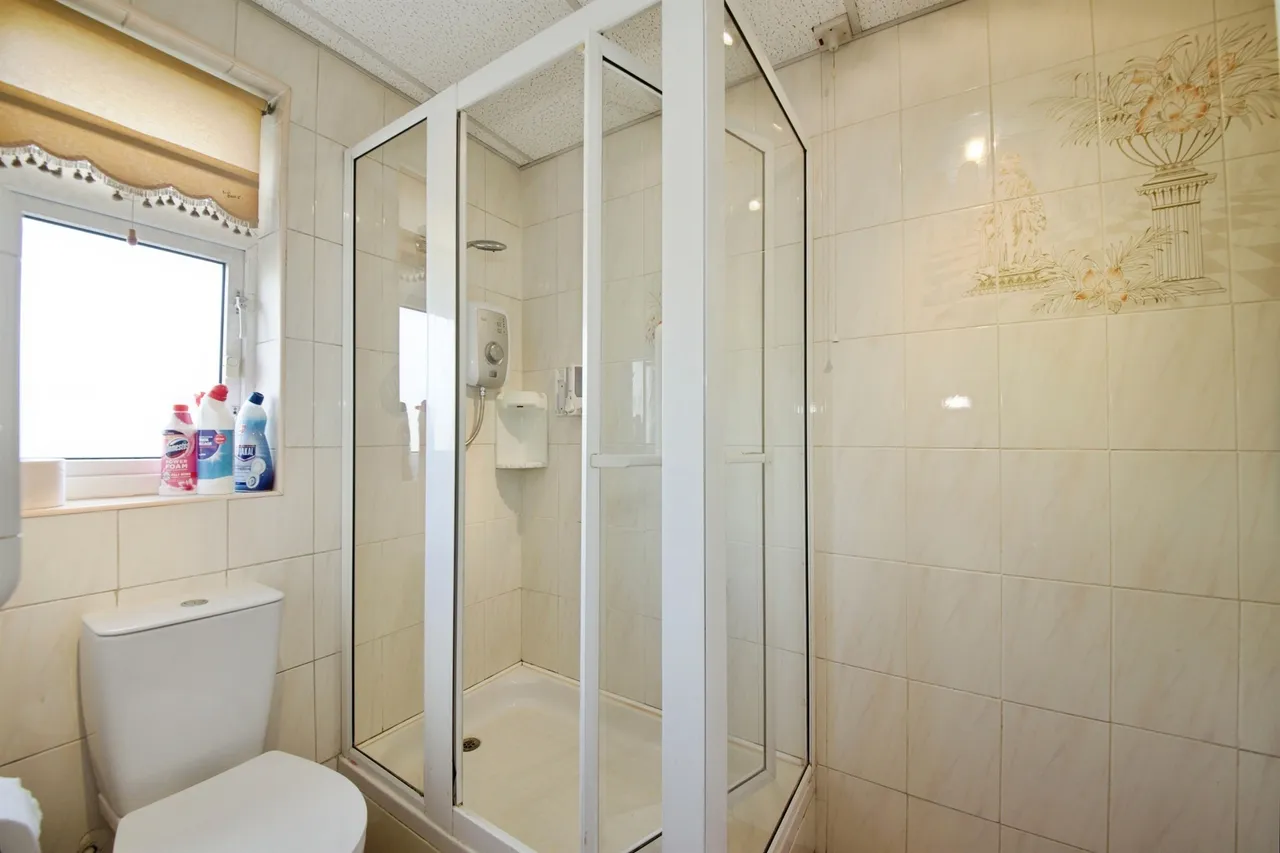 Lambourne Road, Barking, IG11, photo 9