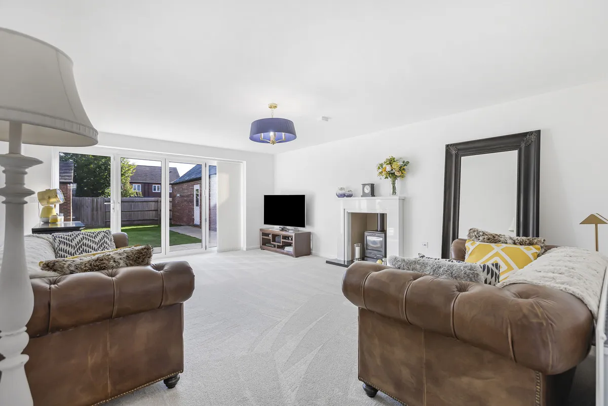 Miller Close, Heyford Park, photo 2