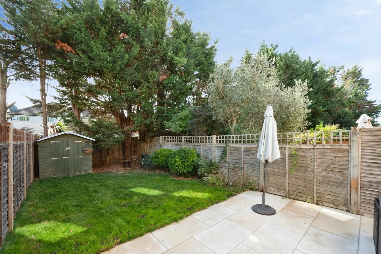 Sherriff Close, Esher, KT10, photo 3