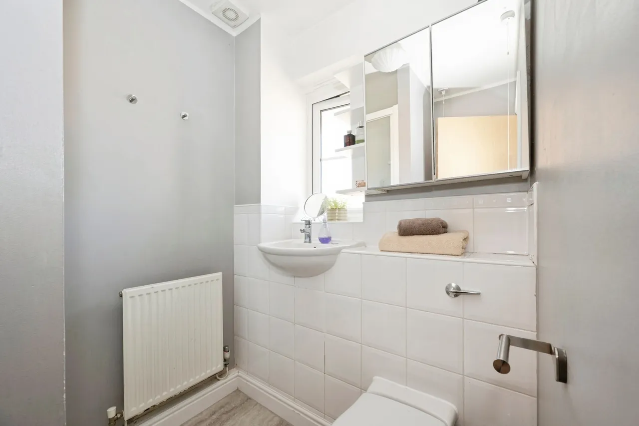 Sherriff Close, Esher, KT10, photo 16