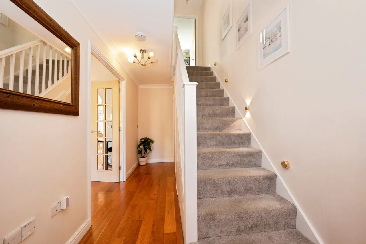 Sherriff Close, Esher, KT10, photo 8