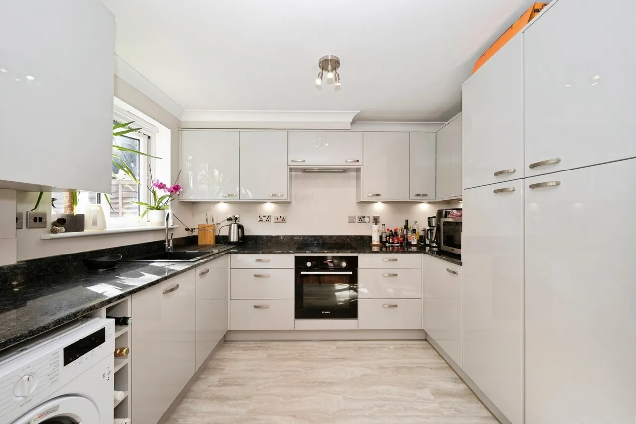 Sherriff Close, Esher, KT10, photo 6
