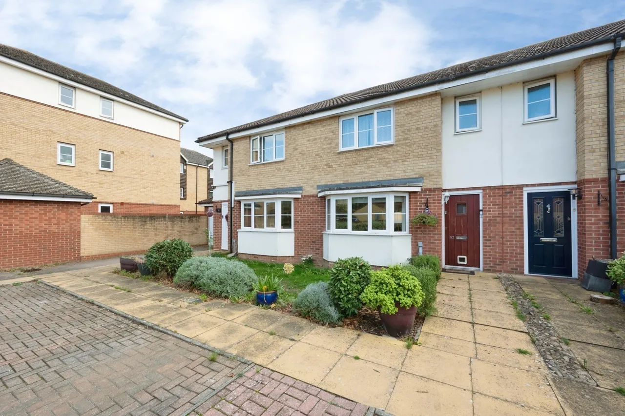 3 bed house for sale, Sherriff Close, Esher, KT10