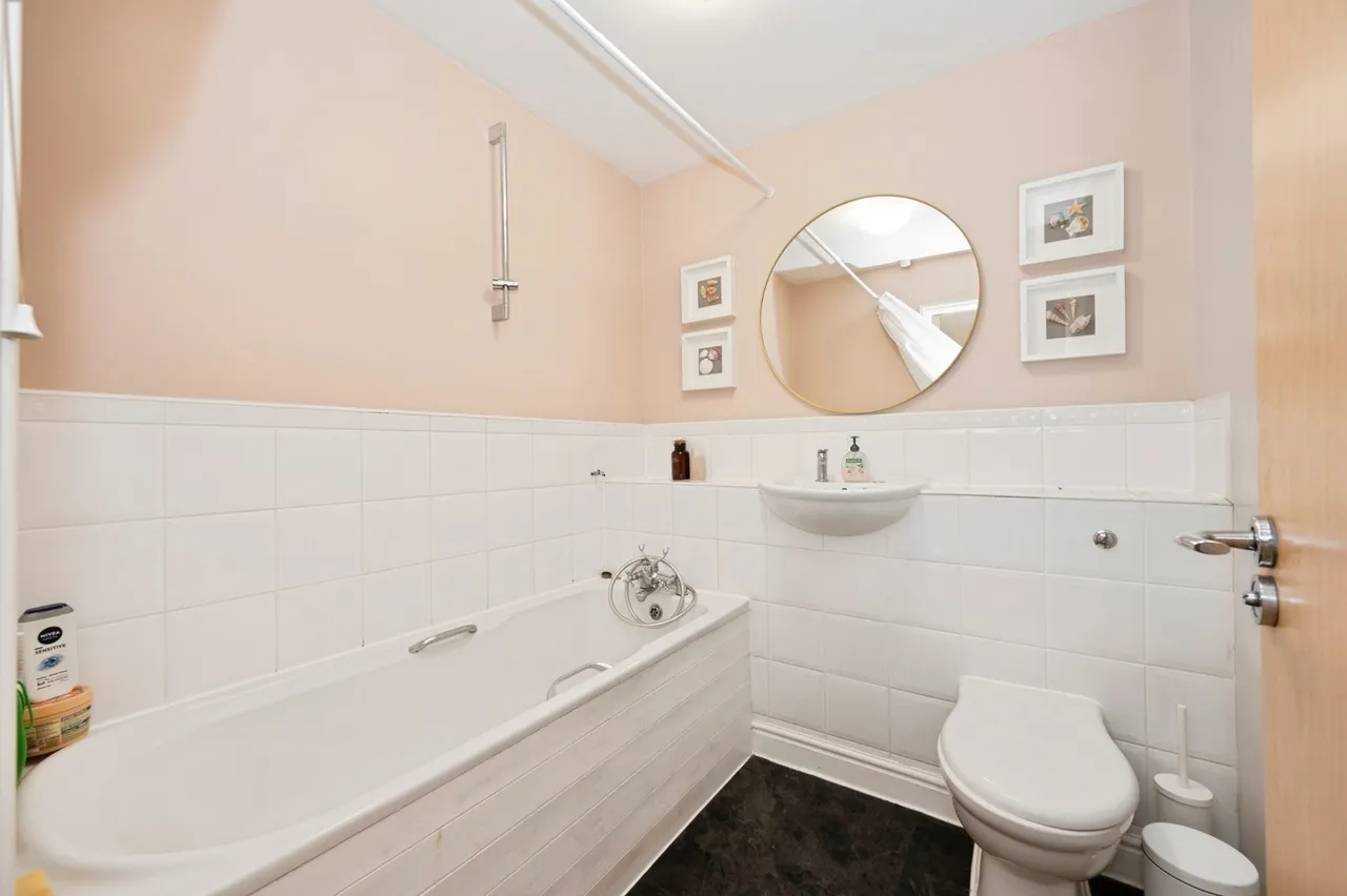 Sherriff Close, Esher, KT10, photo 15