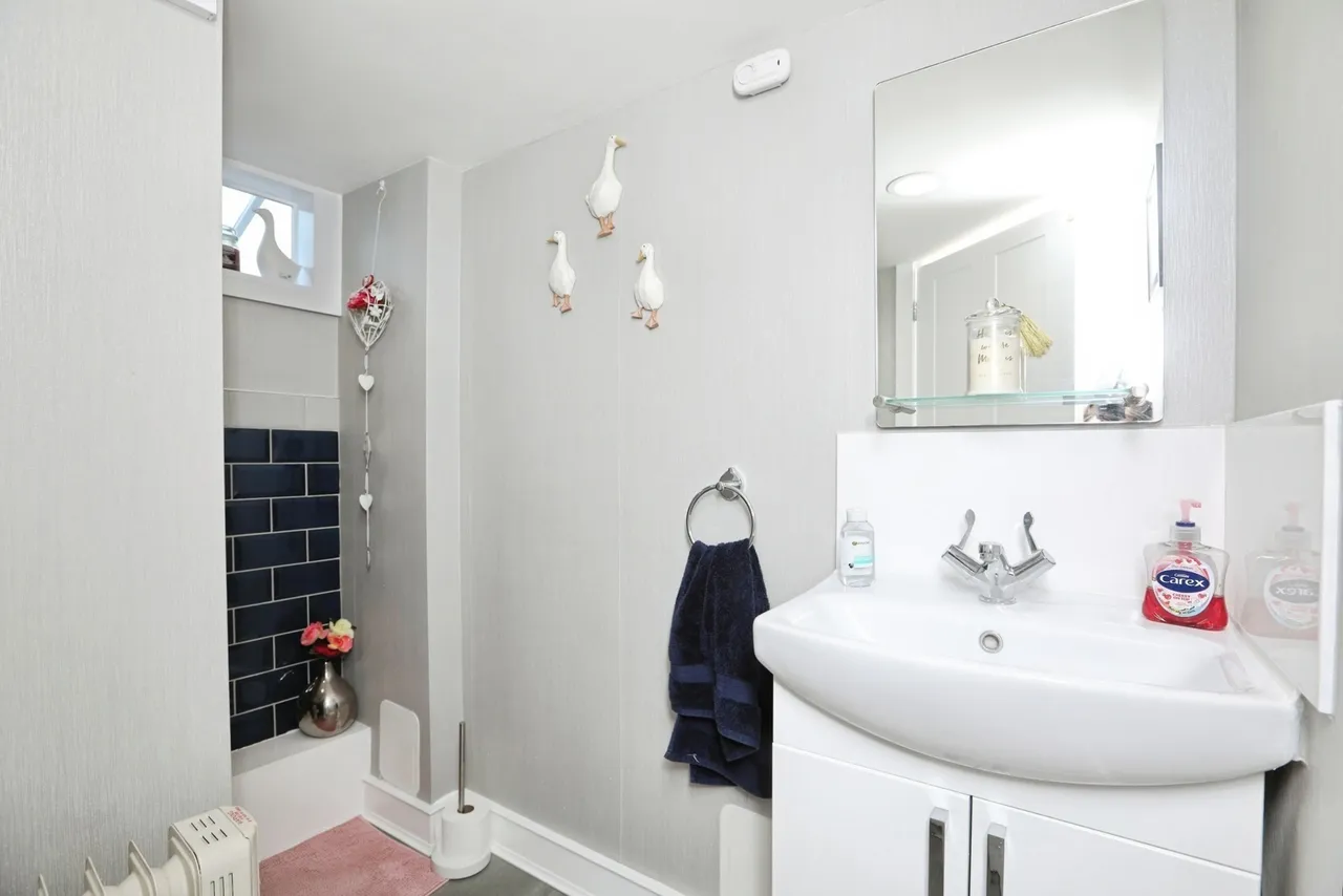 Laxton Way, Sittingbourne, Kent, ME10, photo 16