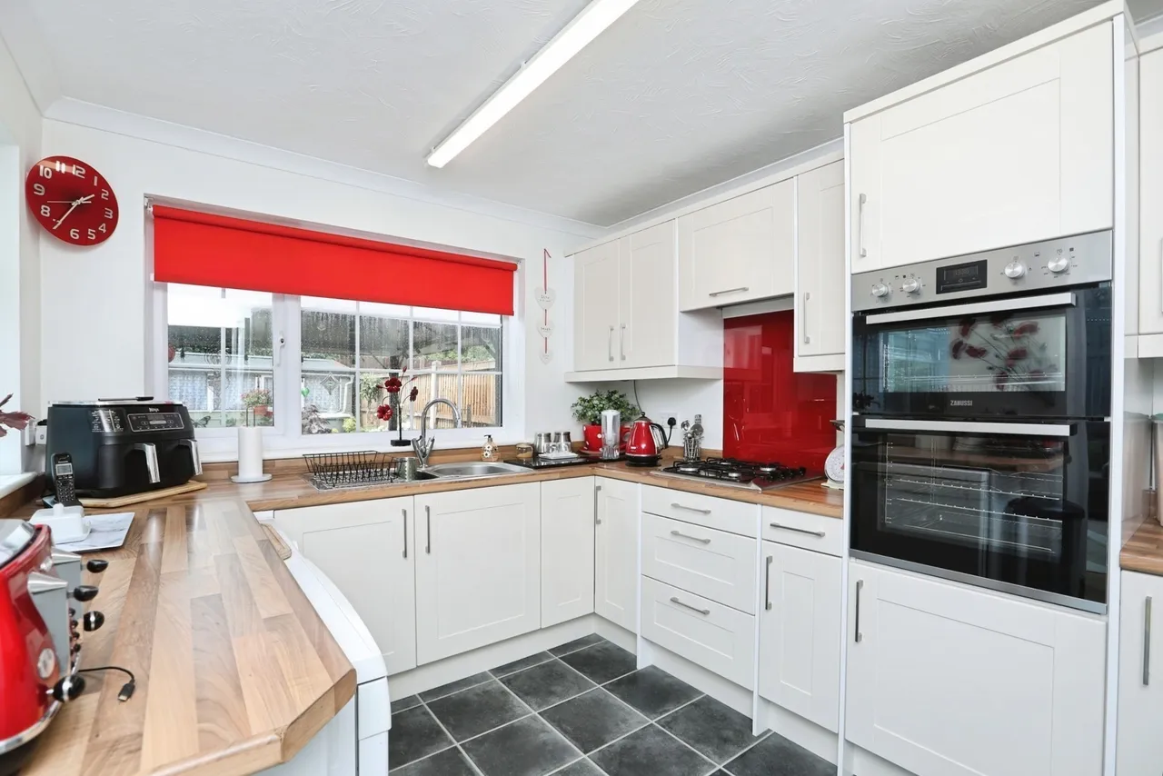 Laxton Way, Sittingbourne, Kent, ME10, photo 3