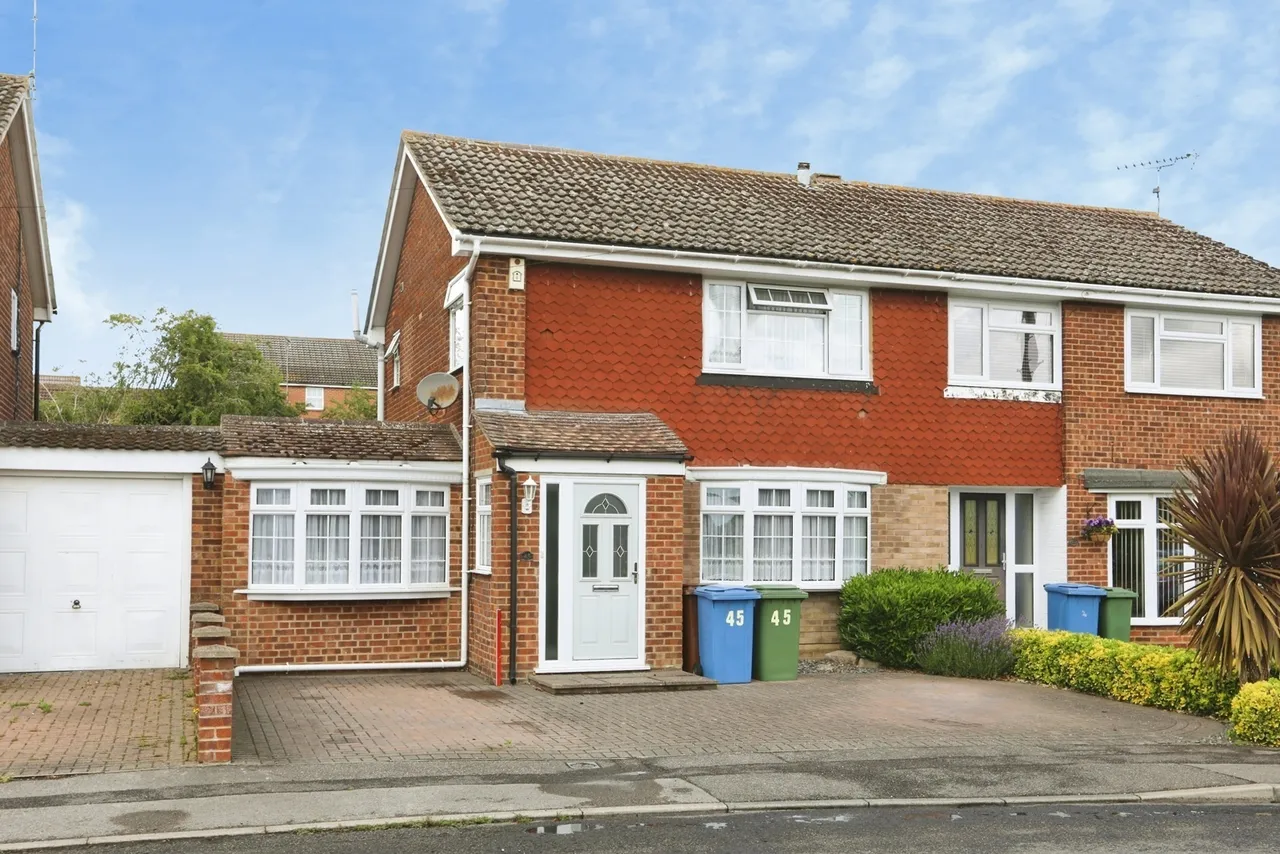 3 bed house for sale — Laxton Way, Sittingbourne, Kent, ME10