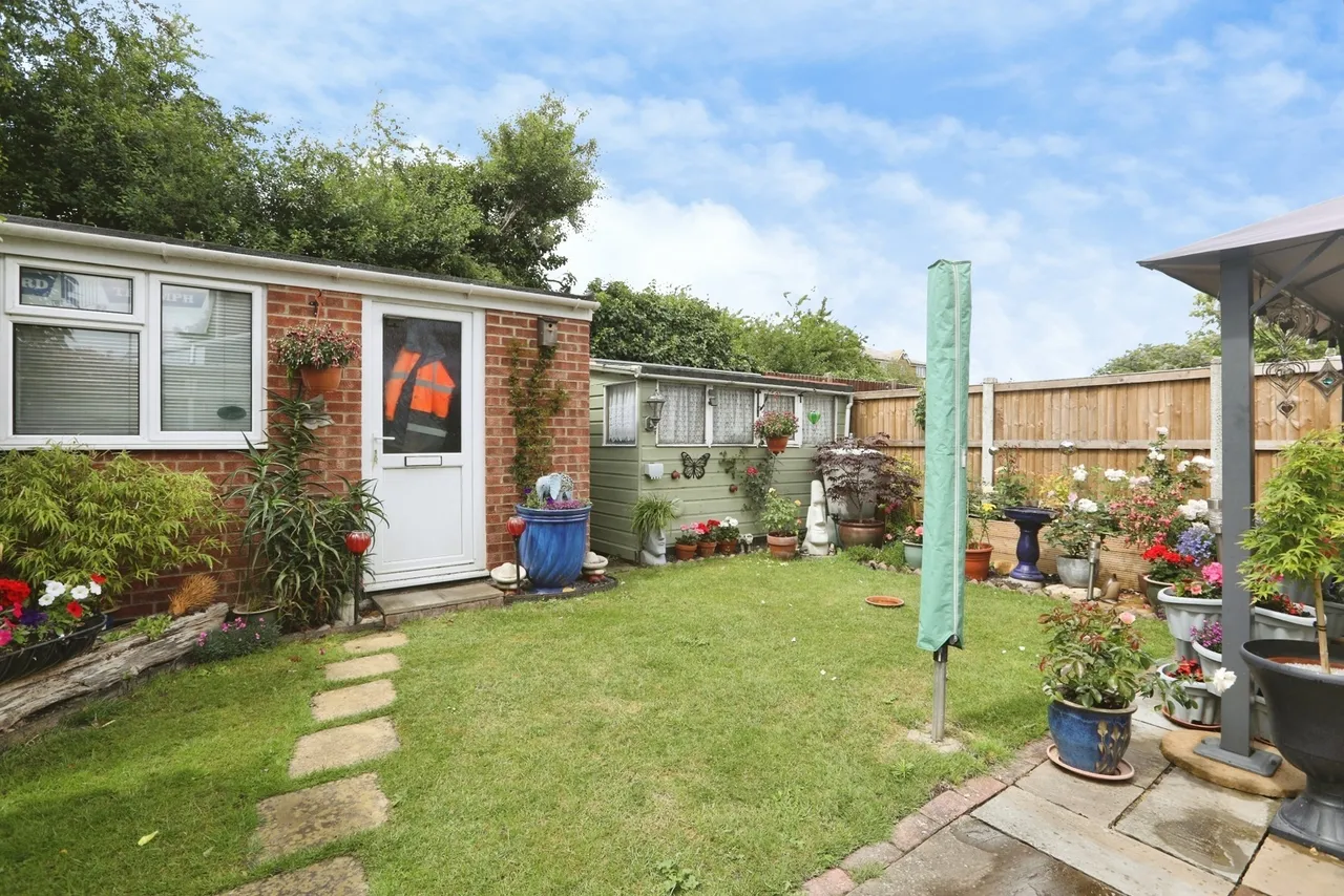 Laxton Way, Sittingbourne, Kent, ME10, photo 17