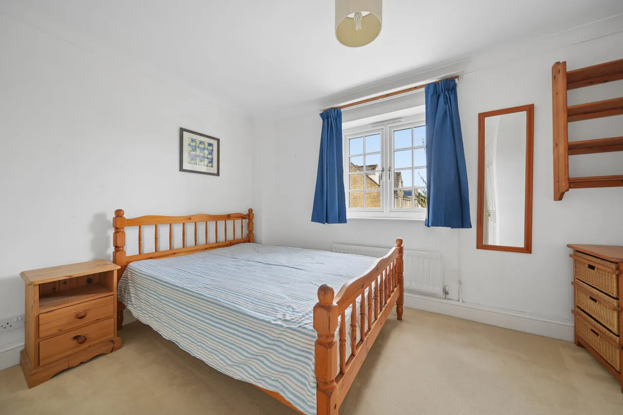 Swan Court, Witney, OX28, photo 4