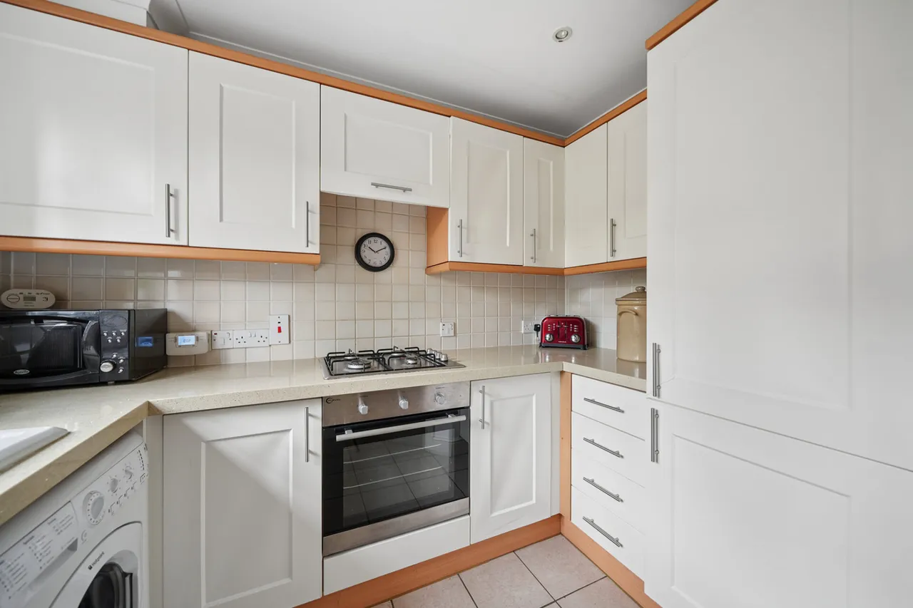 Swan Court, Witney, OX28, photo 6