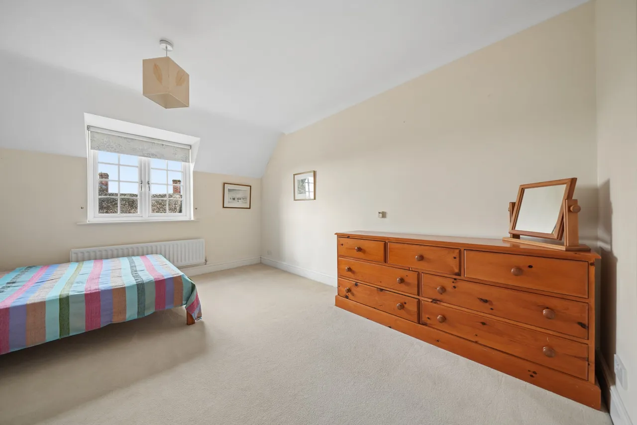 Swan Court, Witney, OX28, photo 9