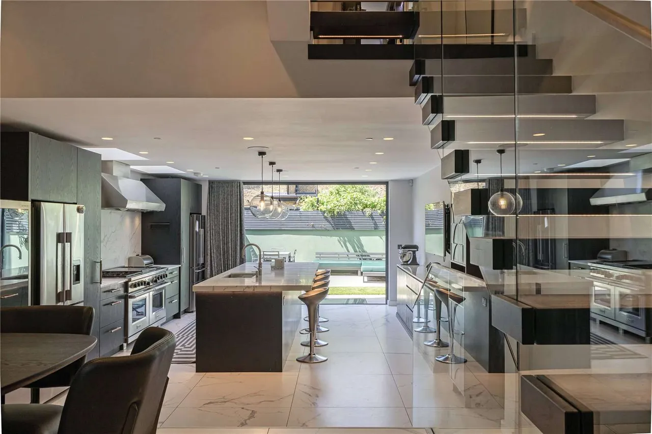 5 bed house for sale — Hestercombe Avenue, London, SW6 5LL