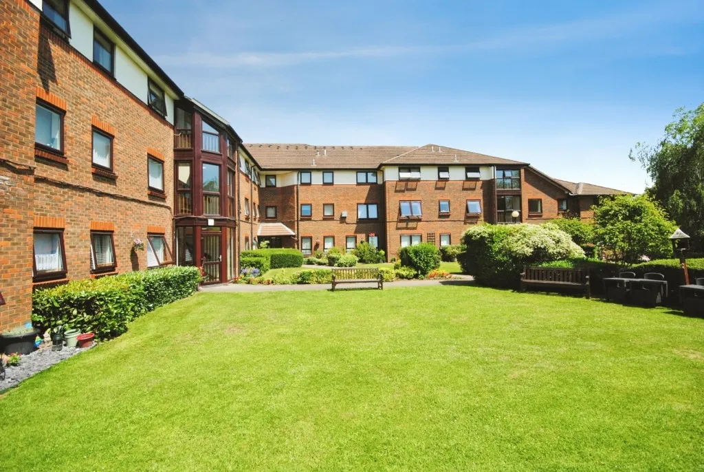 First Avenue, Watford, photo 9