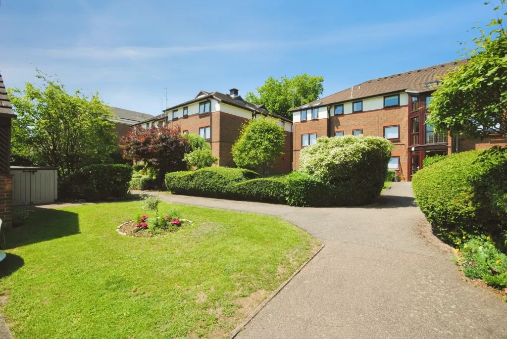 First Avenue, Watford, photo 8
