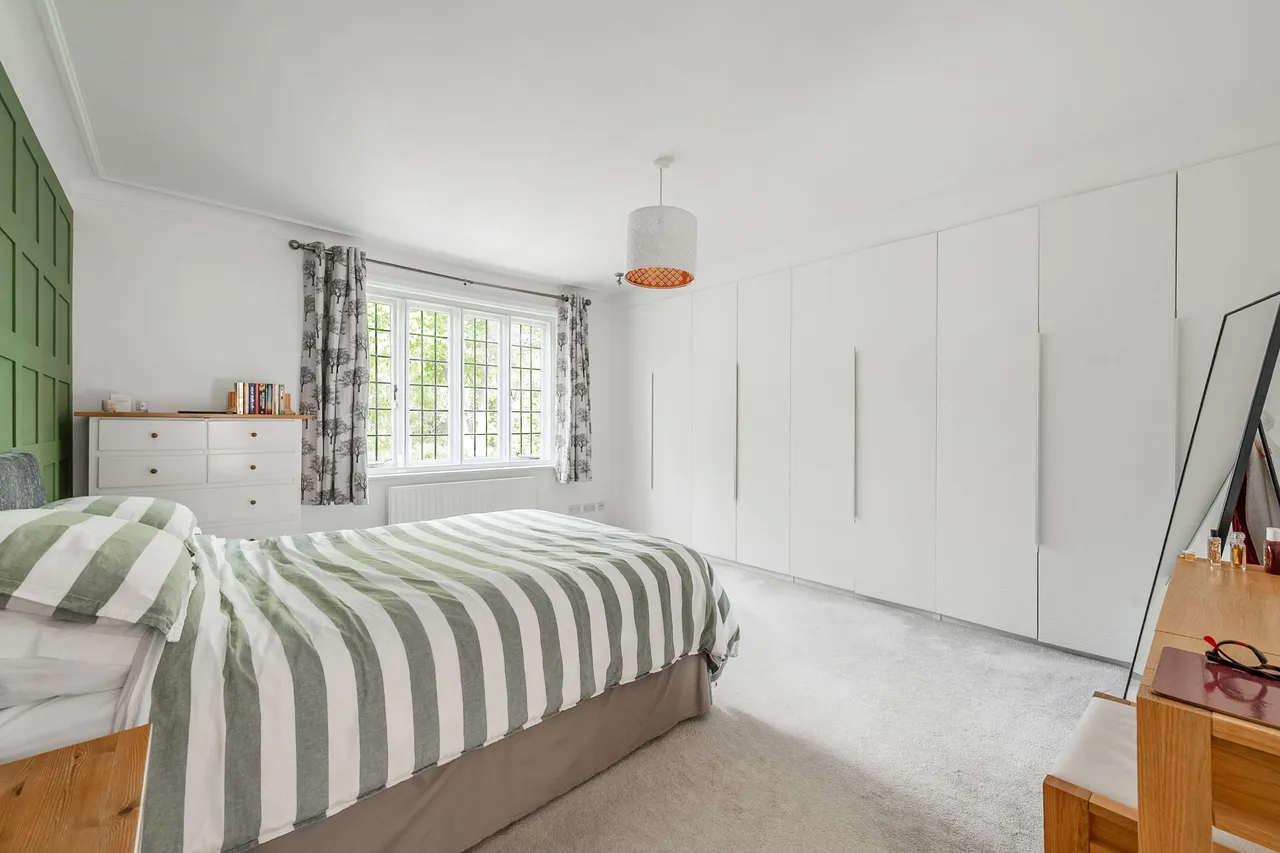 Inwood, Grange Road, Bushey, photo 8