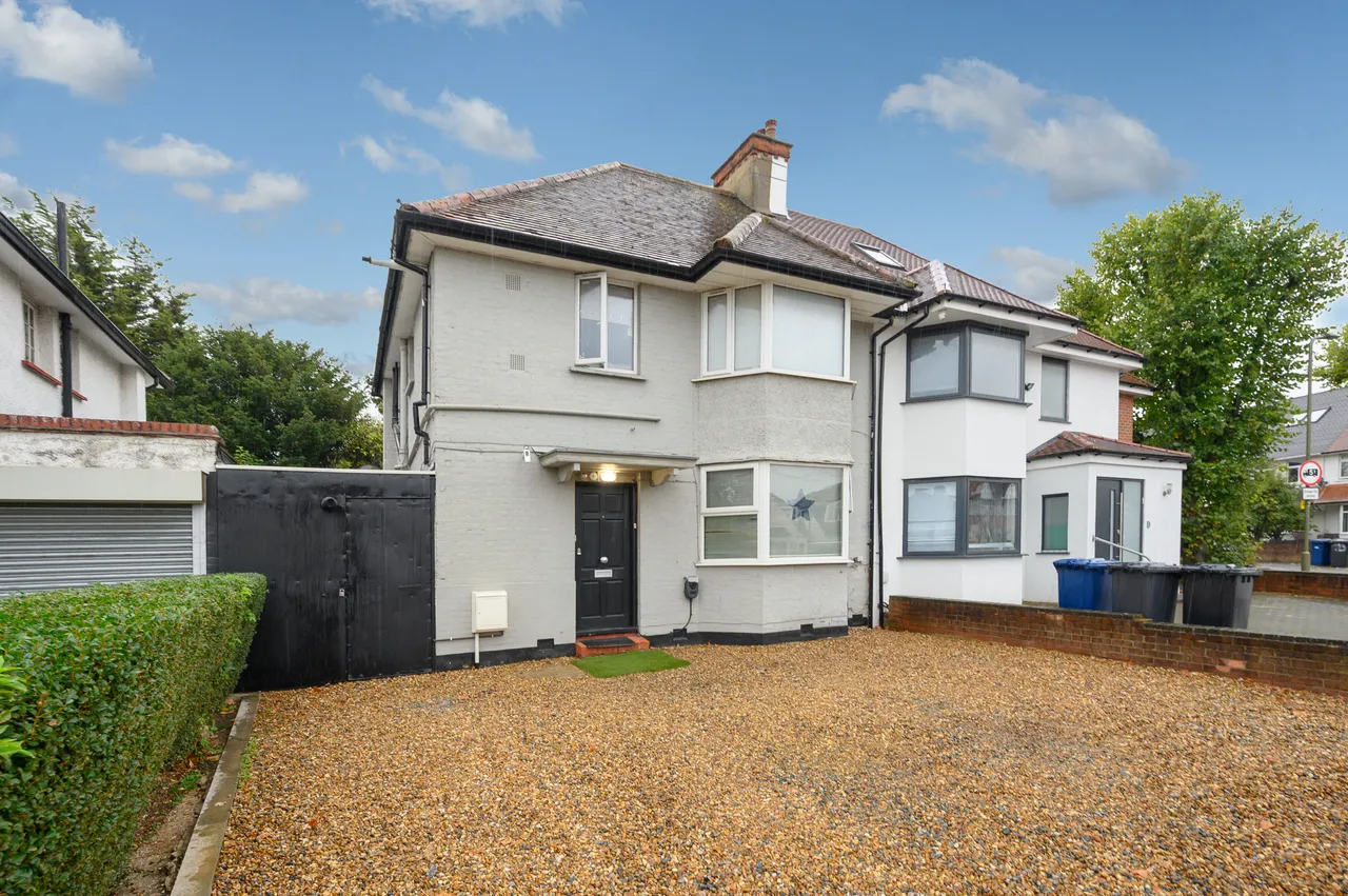 2 bed flat for sale, London, NW11