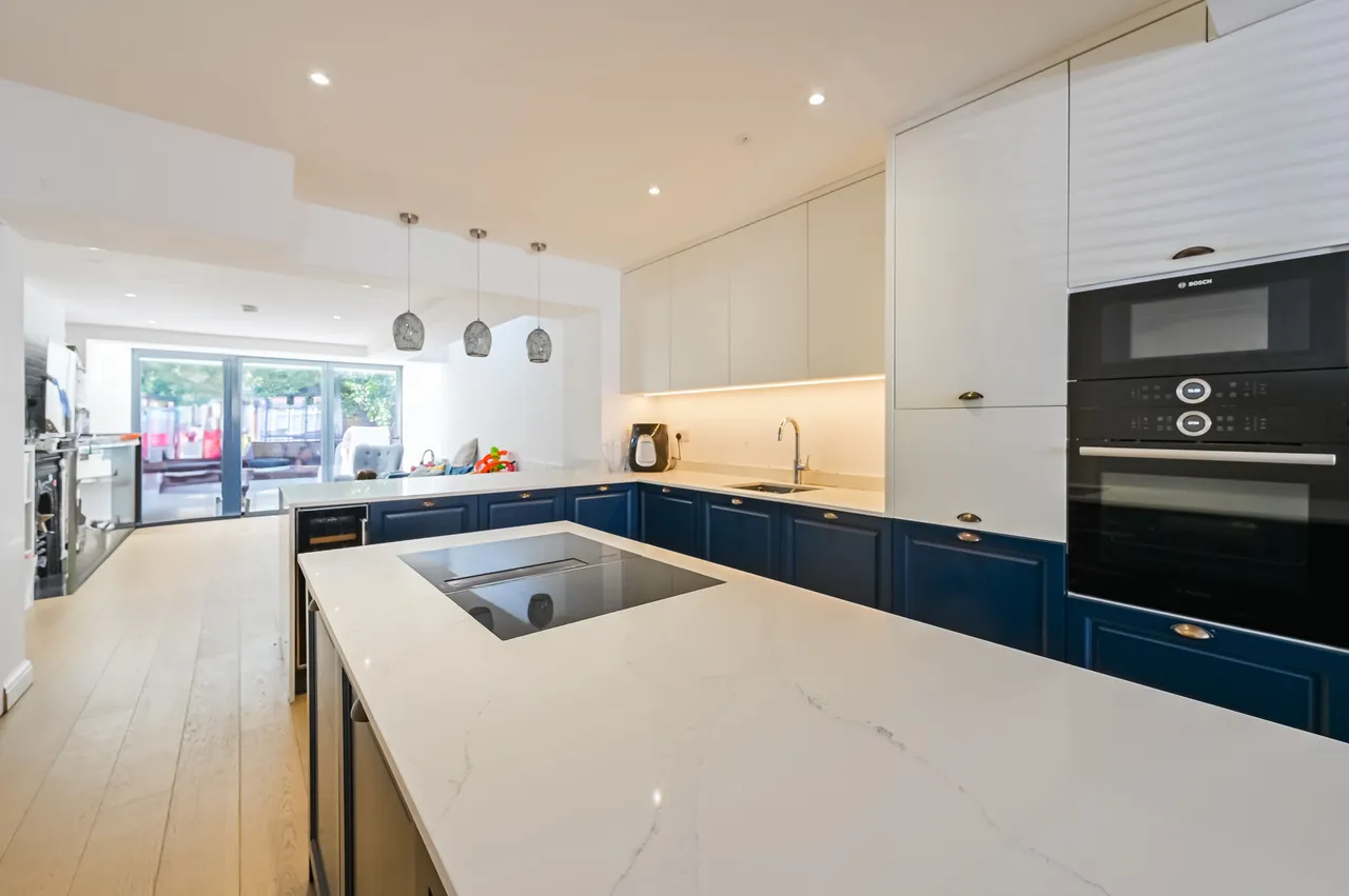 London, E13, photo 21
