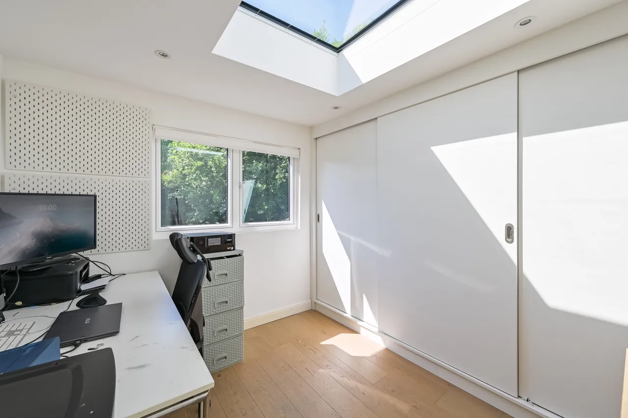 London, E13, photo 20