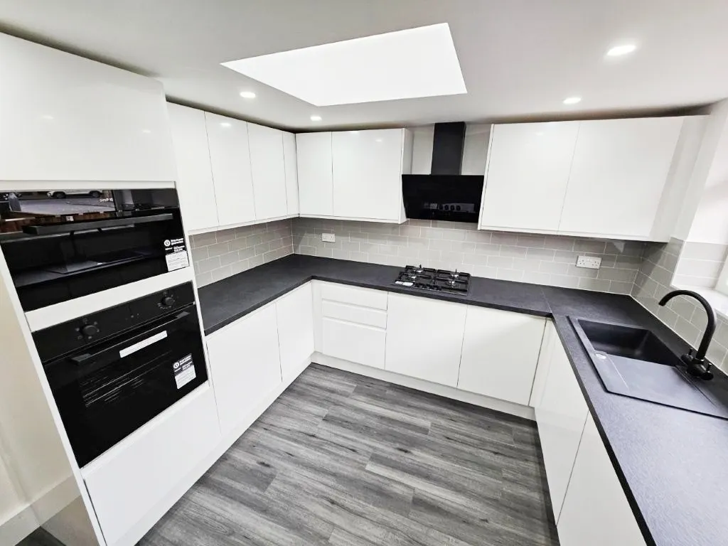 Moorside Crescent, Droylsden, M43, photo 3