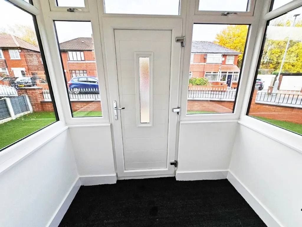 Moorside Crescent, Droylsden, M43, photo 5